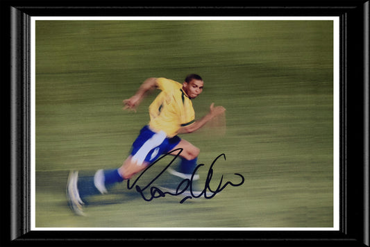 Ronaldo R9 Signed and Framed Photo